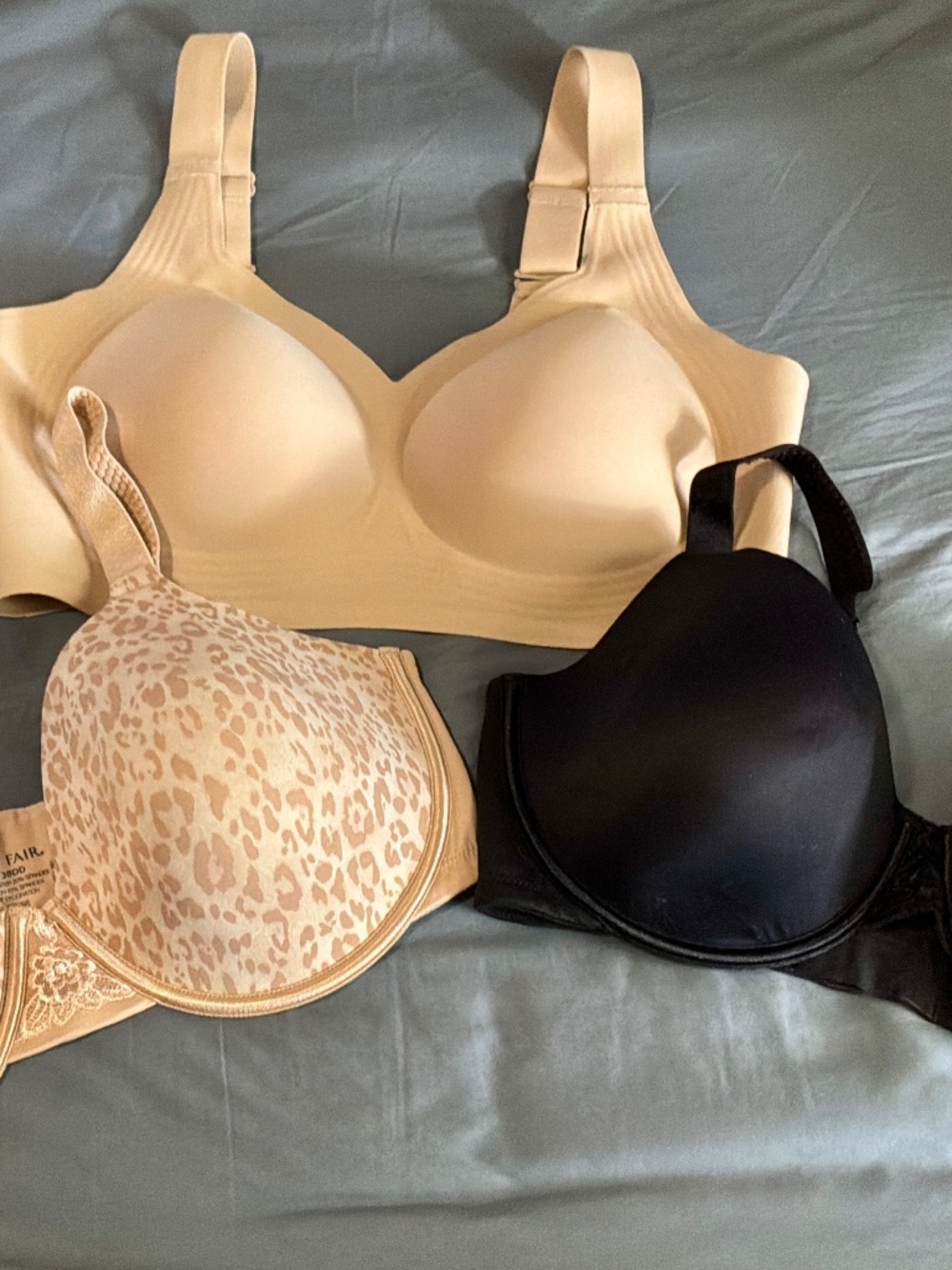 Bra Bundle, New and Like New, 2 Vanity Fair and Jelly Bra, 38DD and 40D